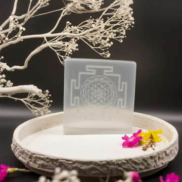 Selenite Plate – Crystal Charging & Cleansing